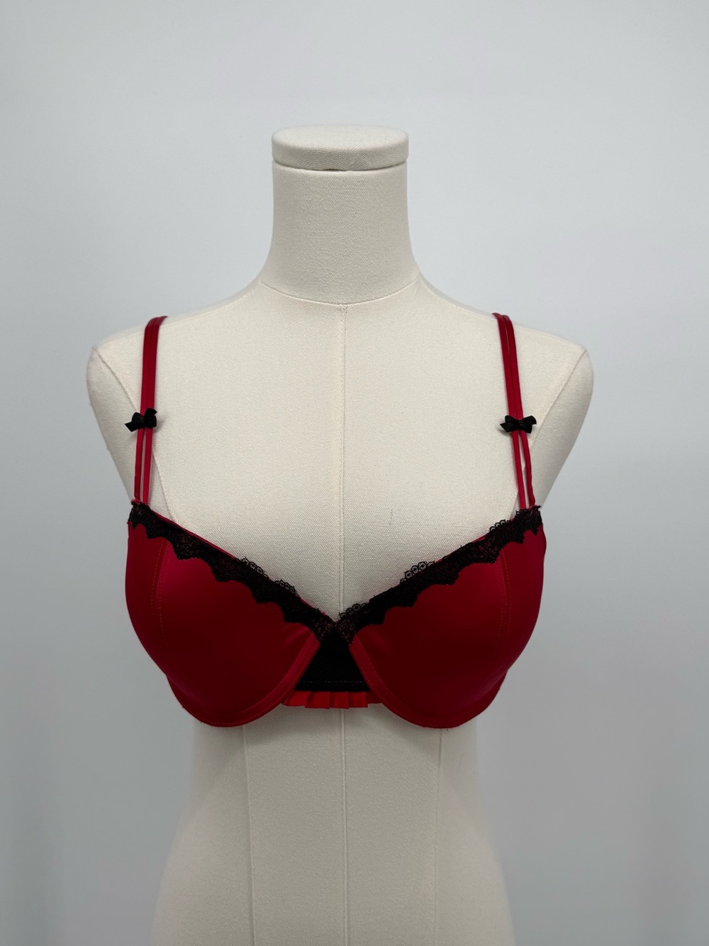 Jezebel Red and Black Lace Trim Push Up Bra 36C 14066